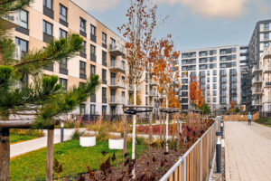 Osiedle mieszkaniowe jesienią - Fot. PATRYK GRĄDYS Fotografia Patryk Grądys